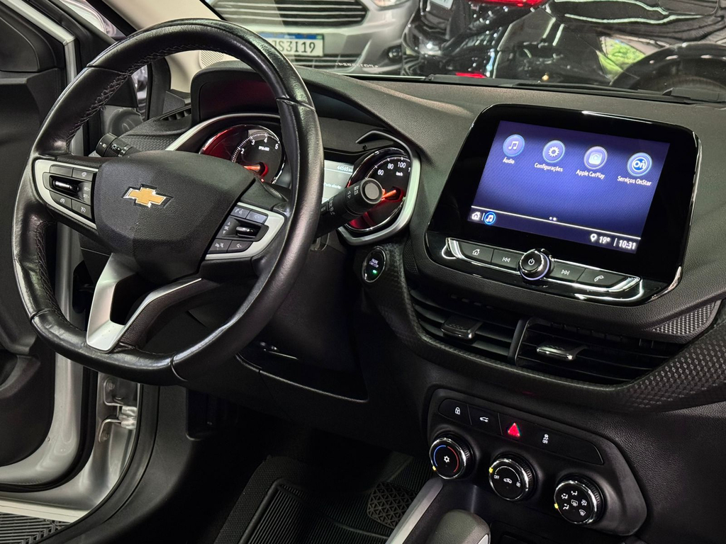 Chevrolet Onix Sedan Prata