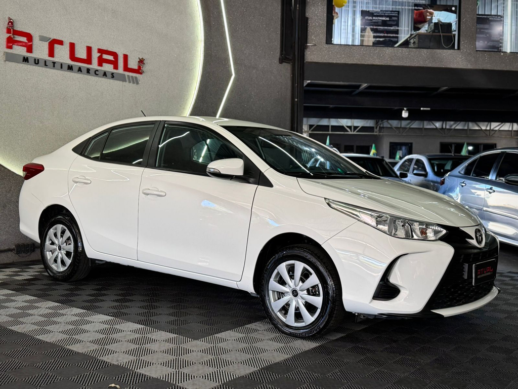 Toyota Yaris Sedan Branco