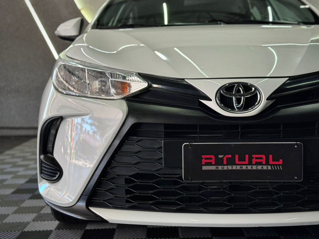 Toyota Yaris Sedan Branco