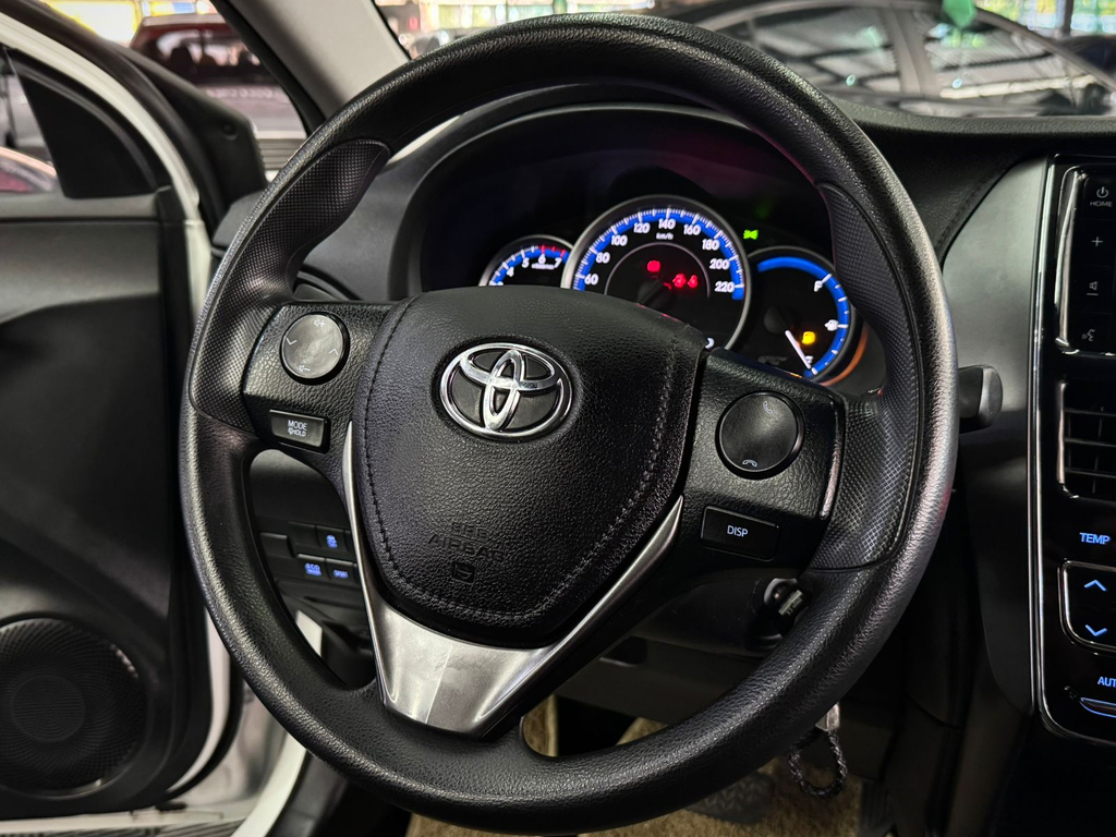 Toyota Yaris Sedan Branco