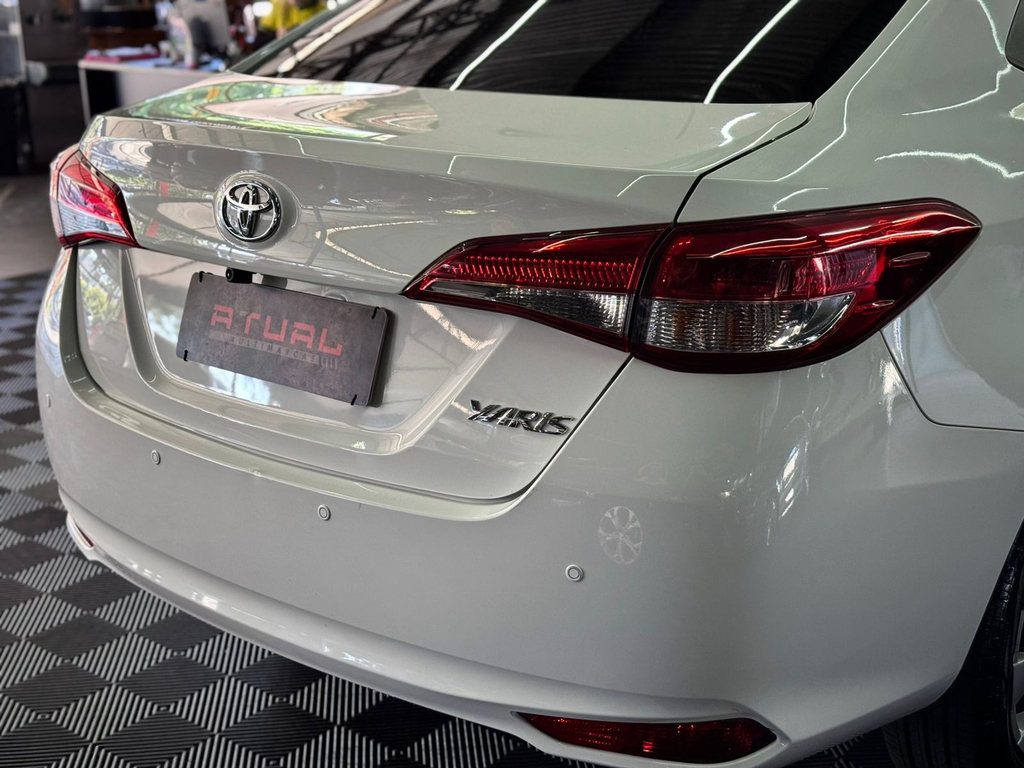 Toyota Yaris Sedan Branco