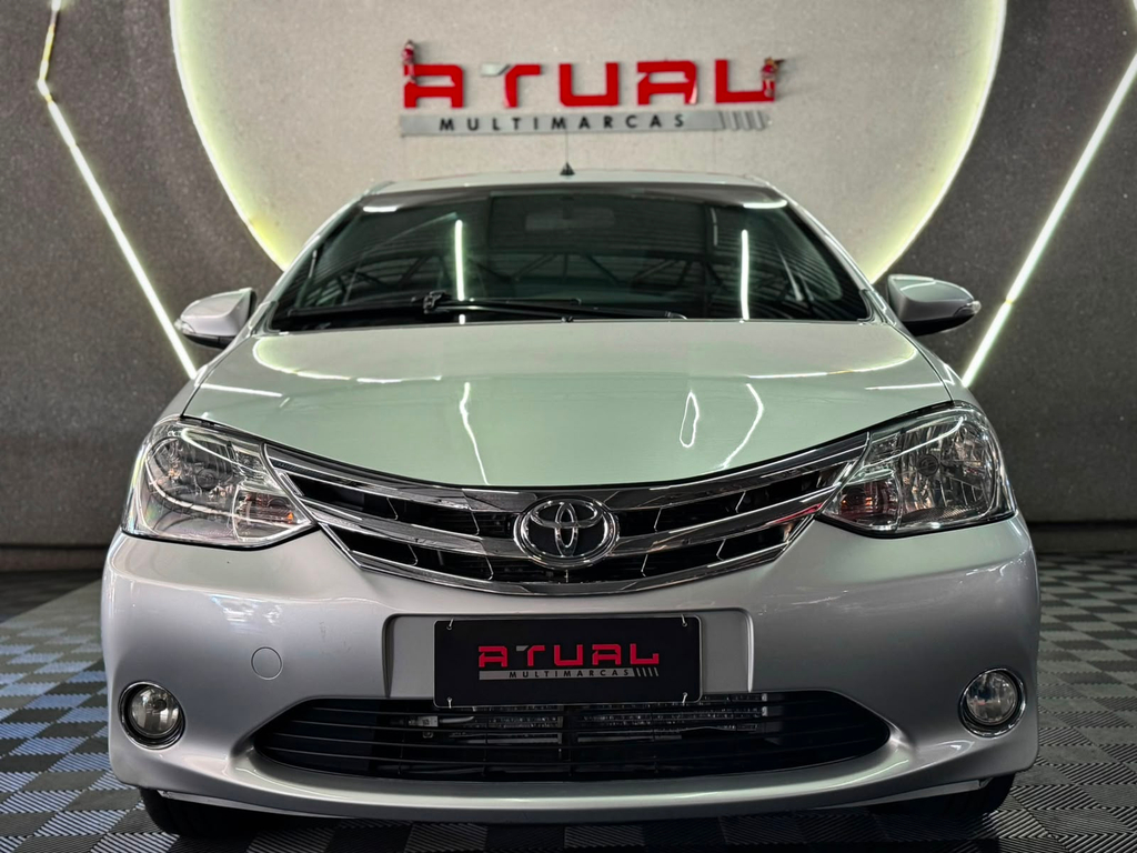 Toyota Etios Sedan Prata