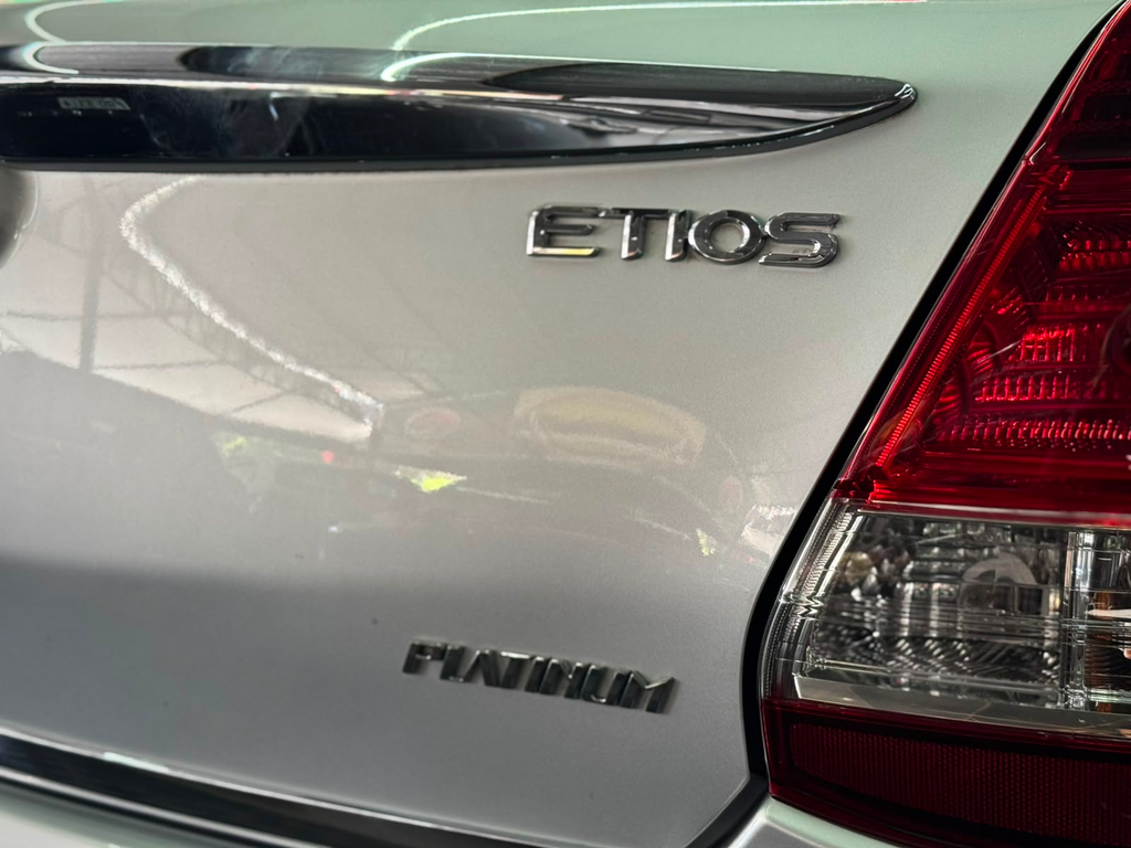 Toyota Etios Sedan Prata
