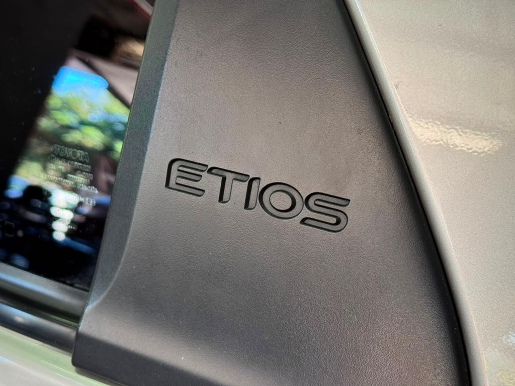 Toyota Etios Sedan Prata