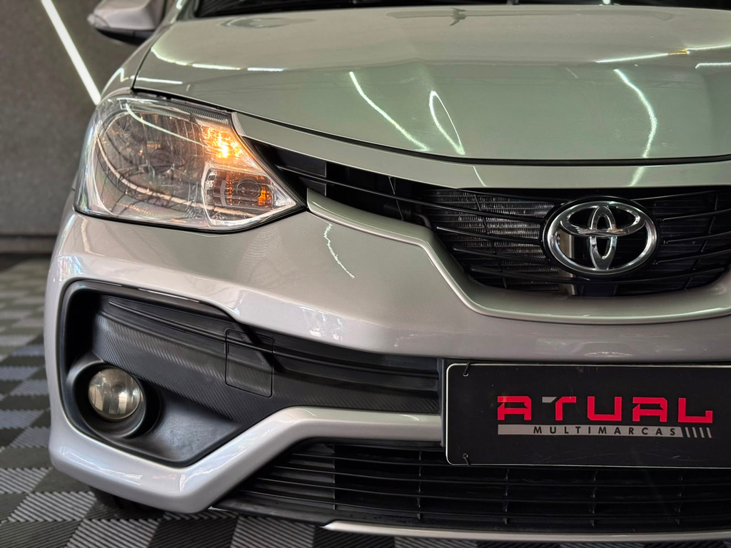 Toyota Etios Sedan Prata