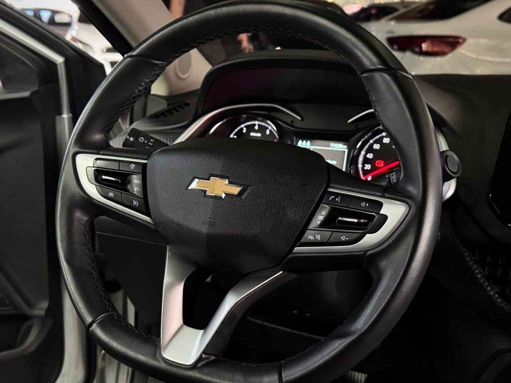 Chevrolet Onix Sedan Prata