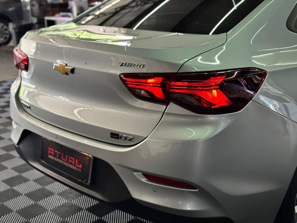 Chevrolet Onix Sedan Prata