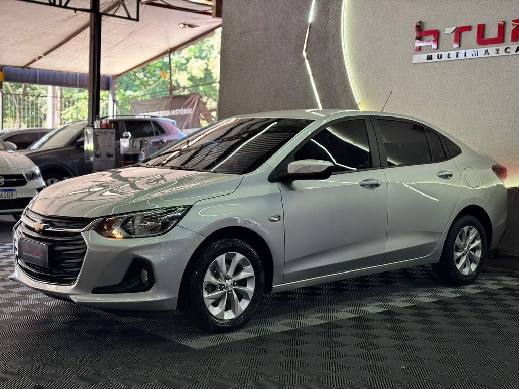 Chevrolet Onix Sedan Prata