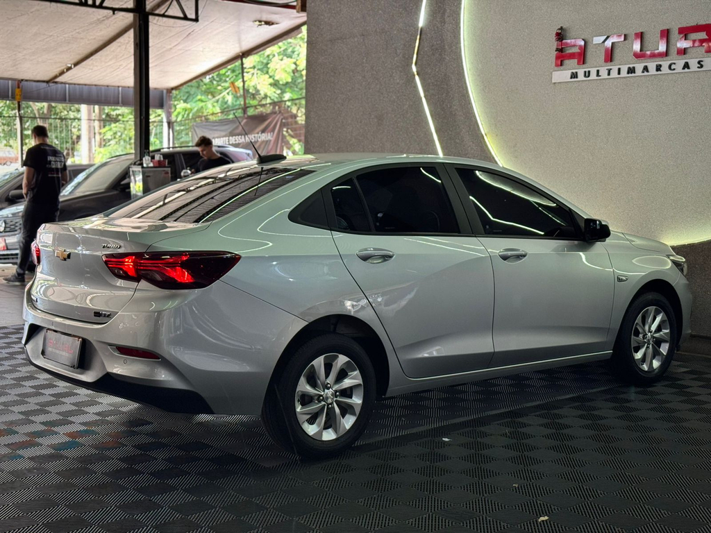 Chevrolet Onix Sedan Prata