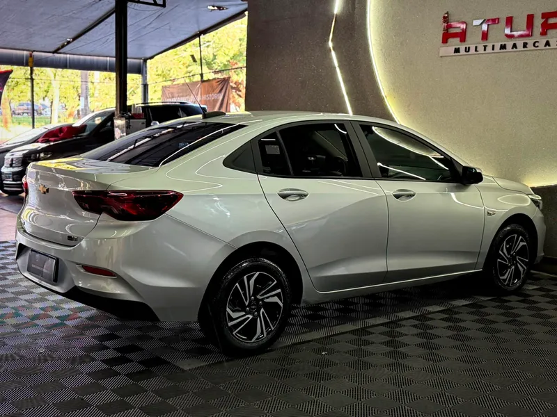 Chevrolet Onix Prata