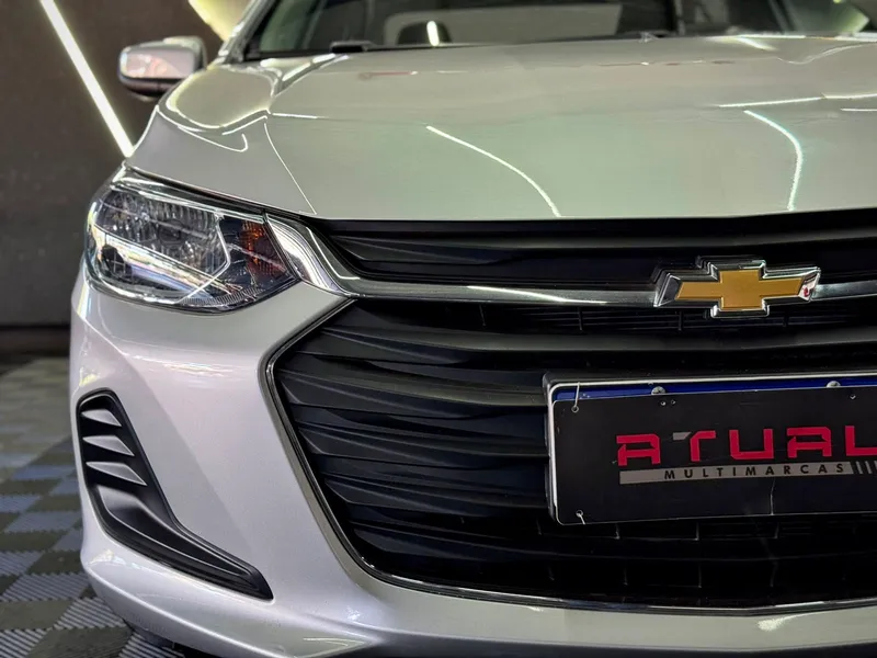 Chevrolet Onix Prata