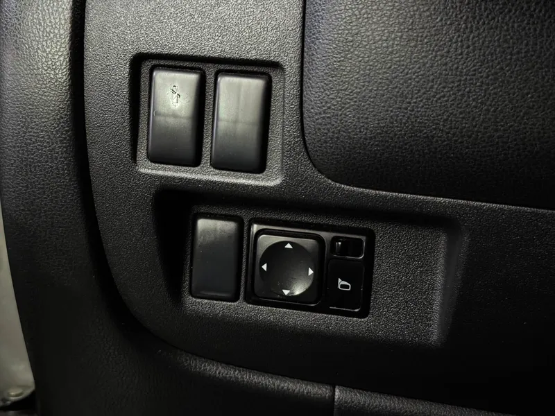 Nissan Versa Cinza