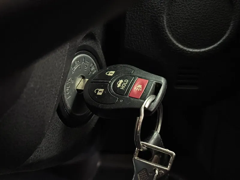Nissan Versa Cinza