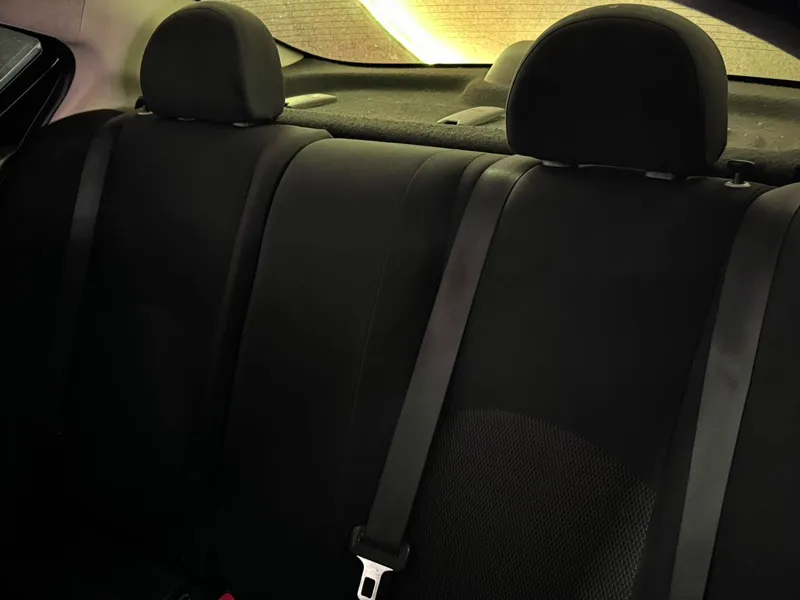 Nissan Versa Cinza