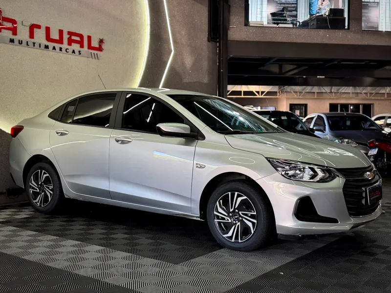 Chevrolet Onix Sedan Prata