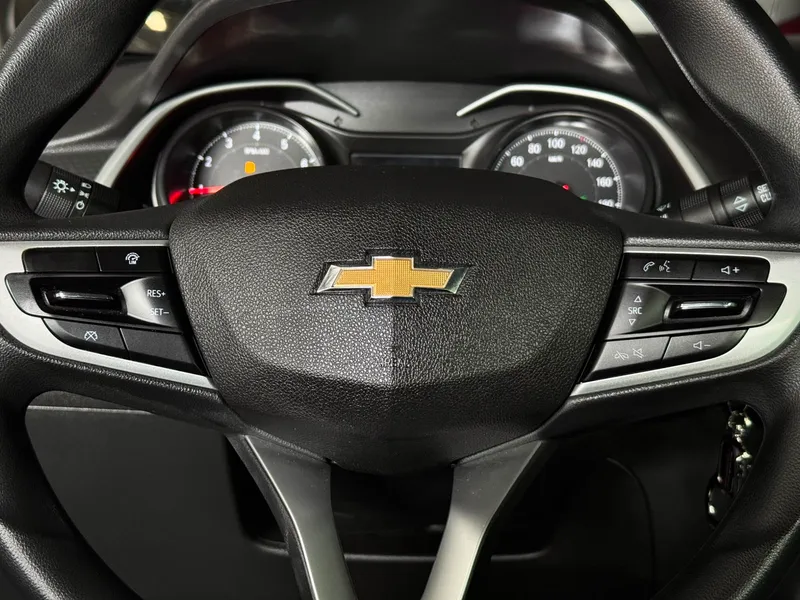 Chevrolet Onix Sedan Prata
