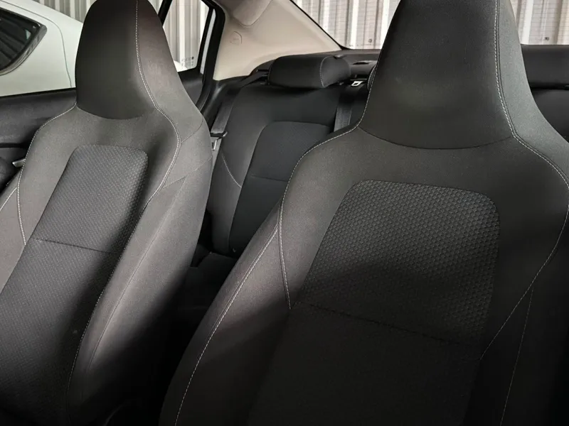Chevrolet Onix Sedan Prata