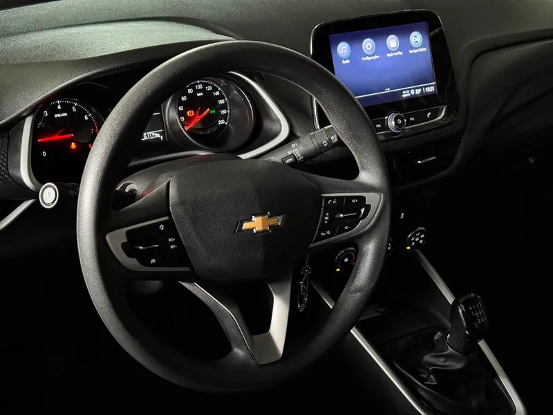 Chevrolet Onix Sedan Prata