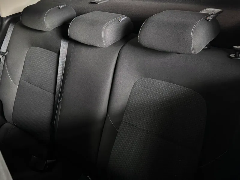 Chevrolet Onix Sedan Prata