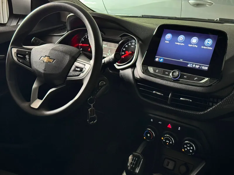 Chevrolet Onix Sedan Prata