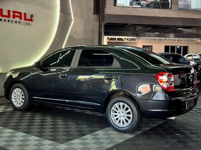 Chevrolet Cobalt Preto