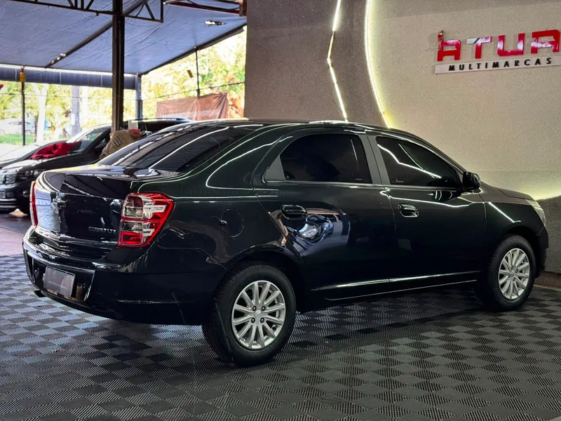 Chevrolet Cobalt Preto