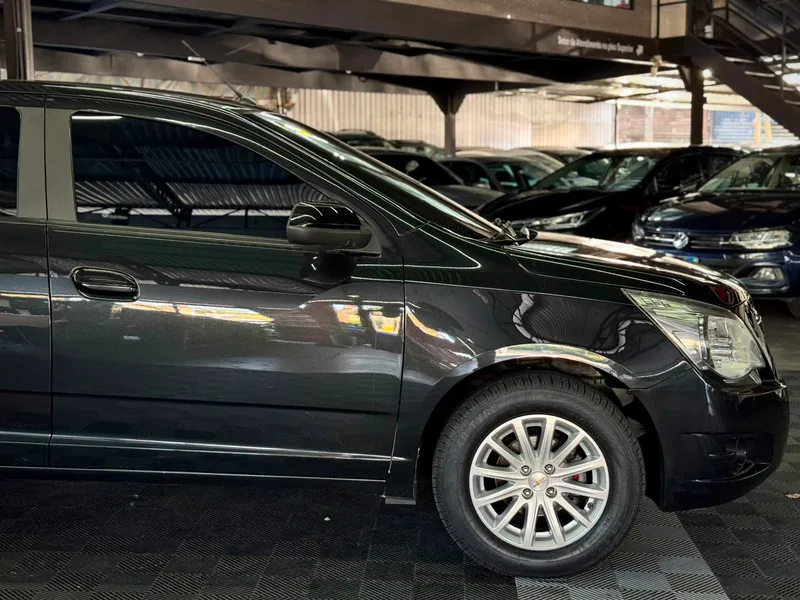 Chevrolet Cobalt Preto