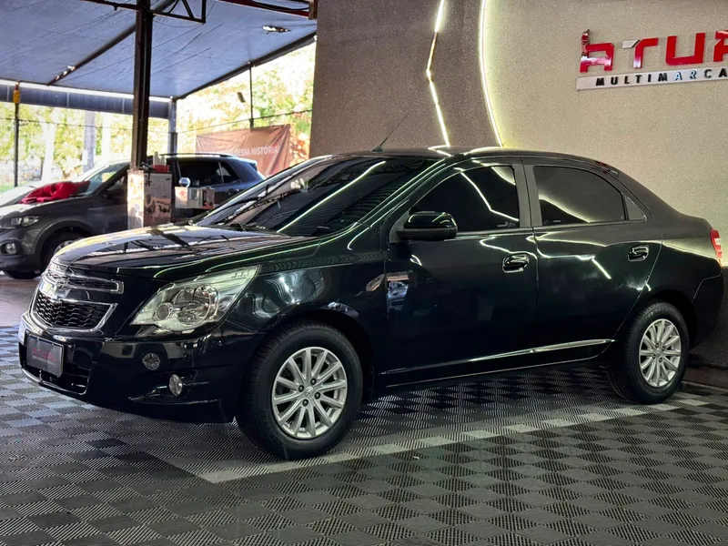 Chevrolet Cobalt Preto