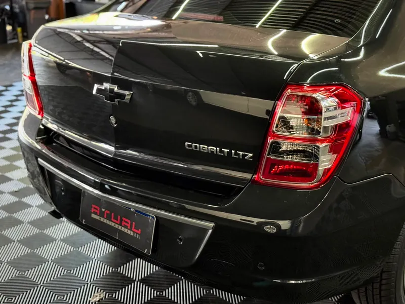 Chevrolet Cobalt Preto