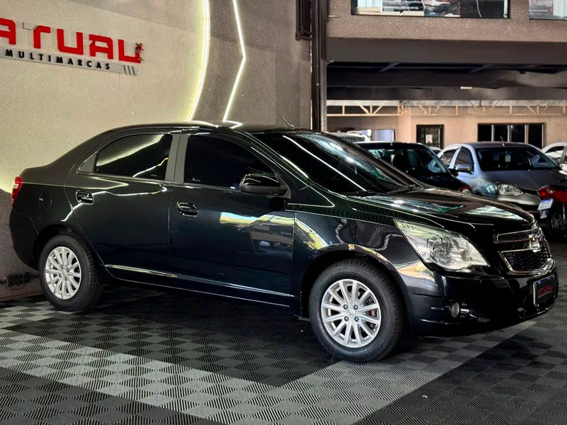 Chevrolet Cobalt Preto