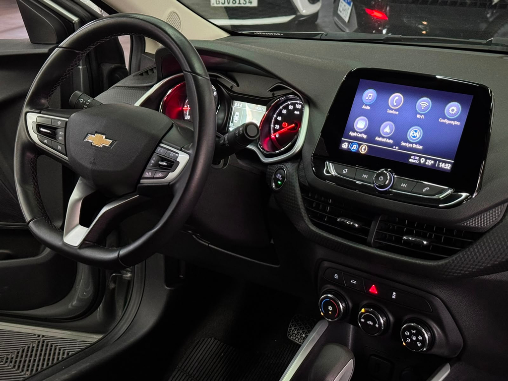 Chevrolet Onix Sedan Prata