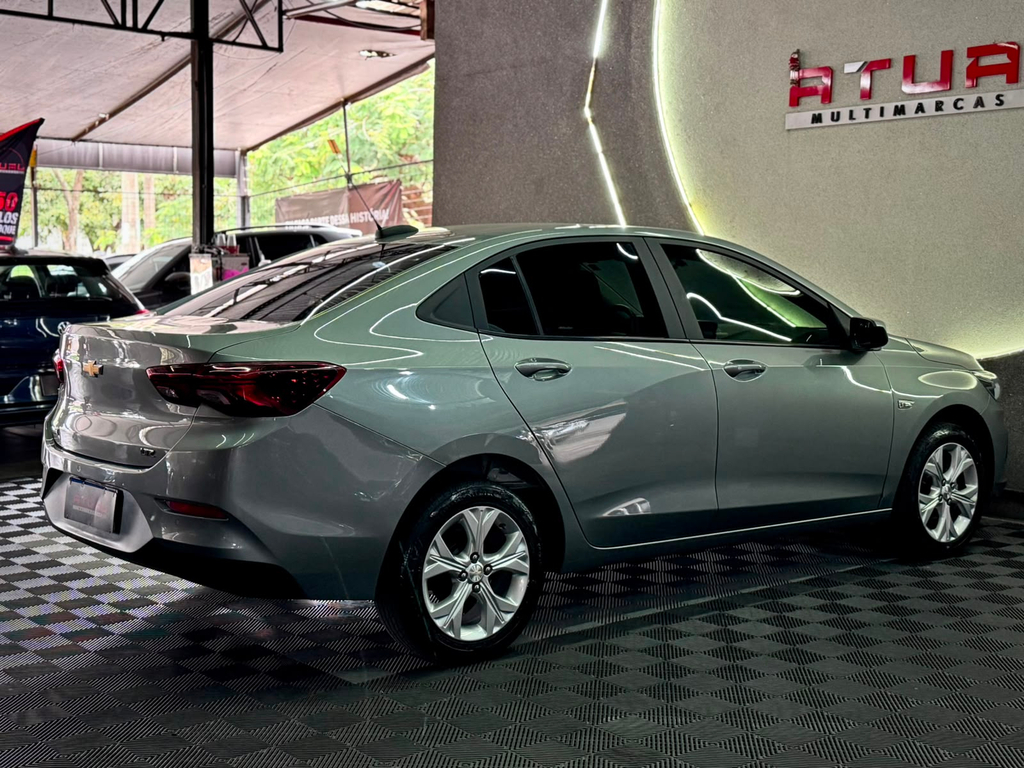 Chevrolet Onix Sedan Prata