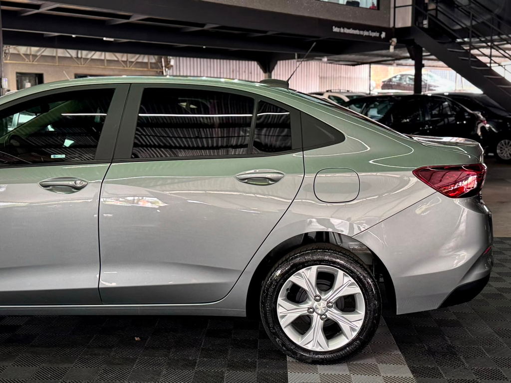 Chevrolet Onix Sedan Prata