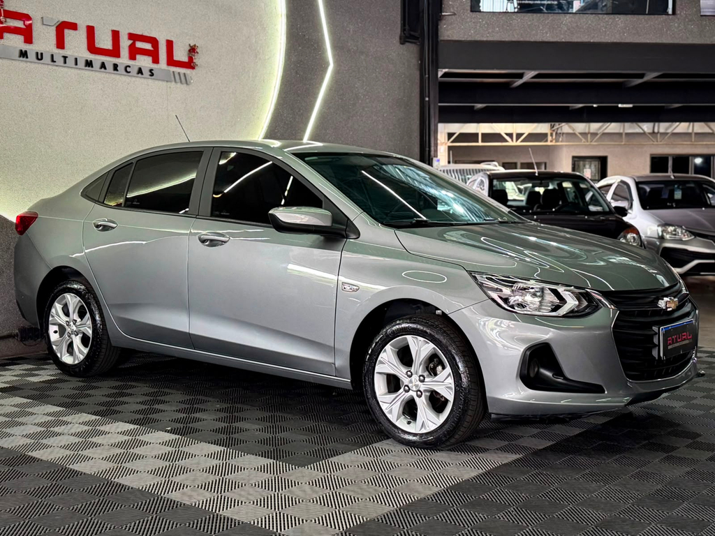 Chevrolet Onix Sedan Prata