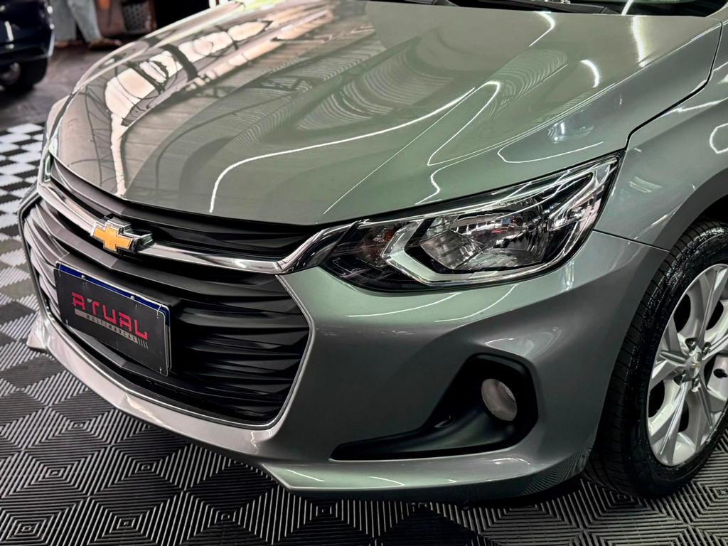Chevrolet Onix Sedan Prata
