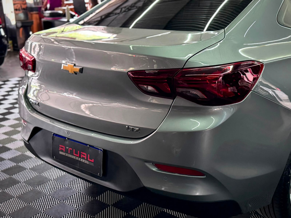 Chevrolet Onix Sedan Prata