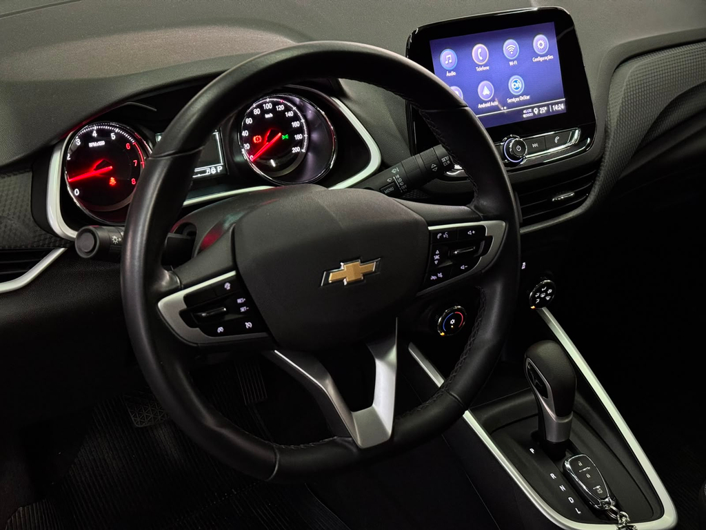 Chevrolet Onix Sedan Prata
