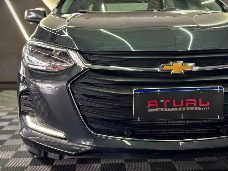 Chevrolet Onix Sedan Cinza
