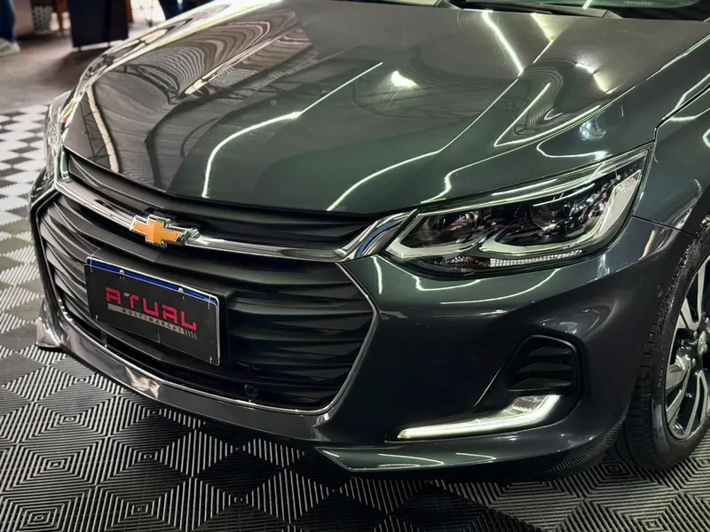 Chevrolet Onix Sedan Cinza