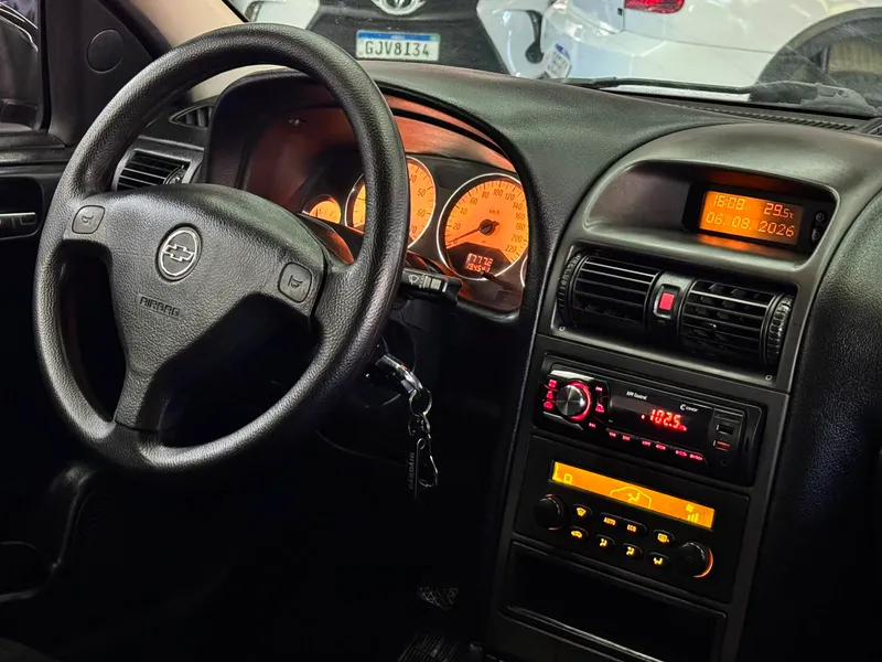 Chevrolet Astra Preto