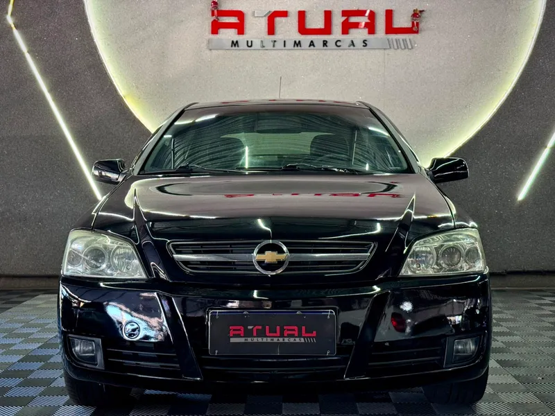 Chevrolet Astra Preto