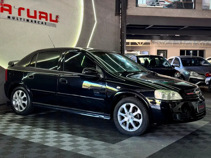 Chevrolet Astra Preto