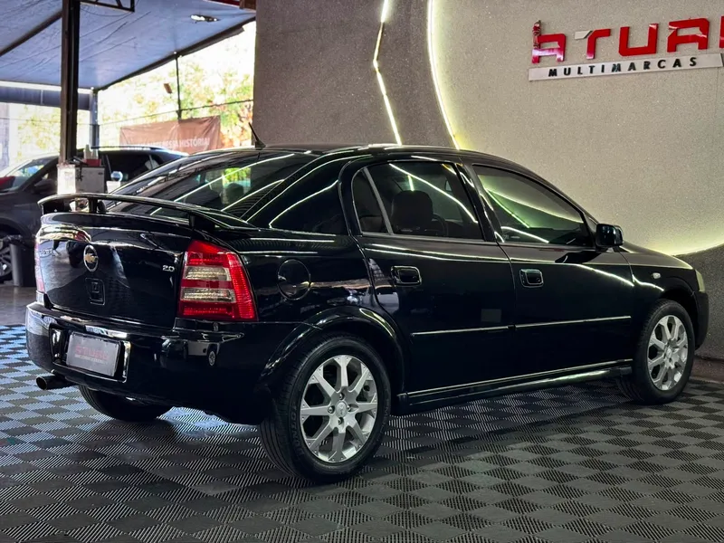 Chevrolet Astra Preto