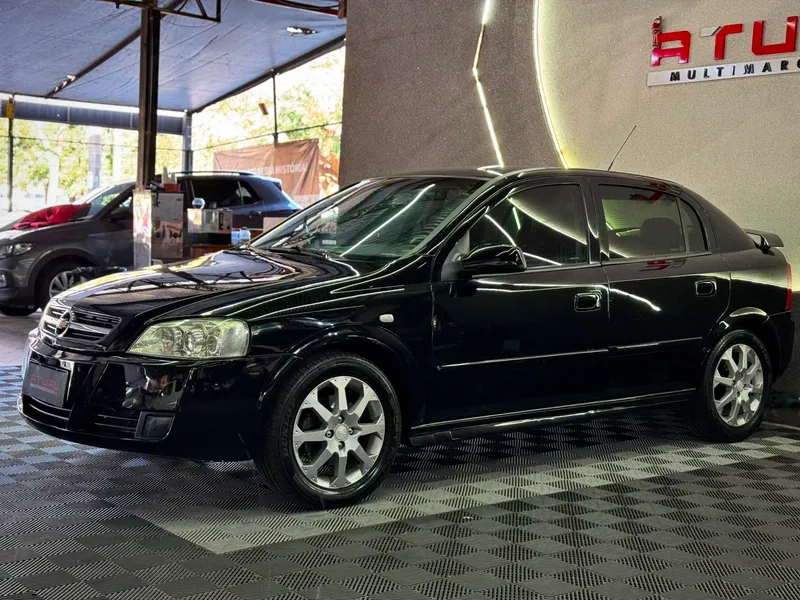Chevrolet Astra Preto
