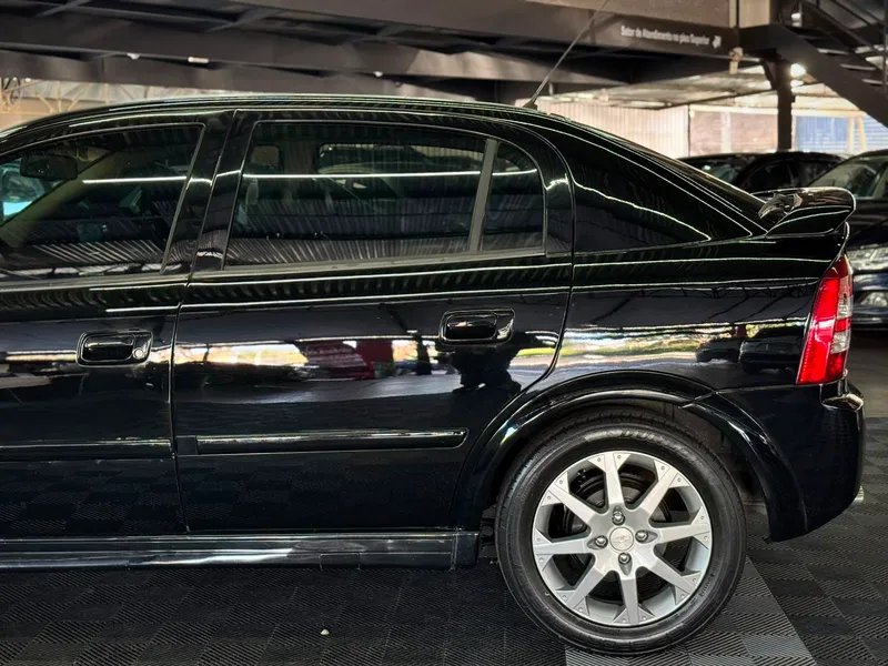 Chevrolet Astra Preto