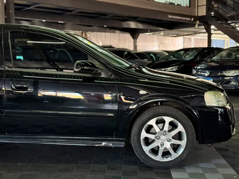 Chevrolet Astra Preto