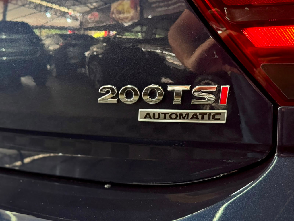Volkswagen Polo Hatch Azul