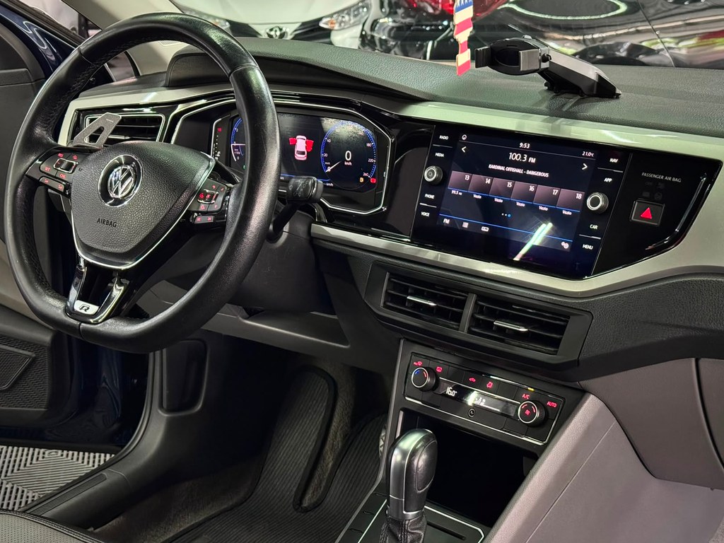 Volkswagen Polo Hatch Azul