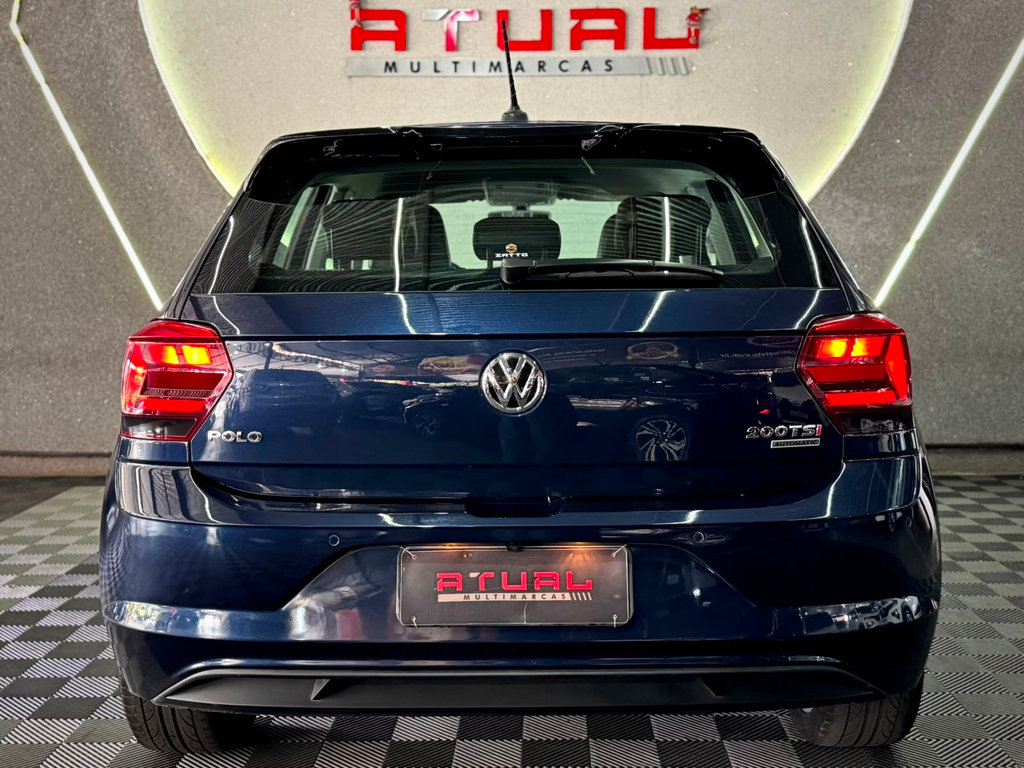 Volkswagen Polo Hatch Azul