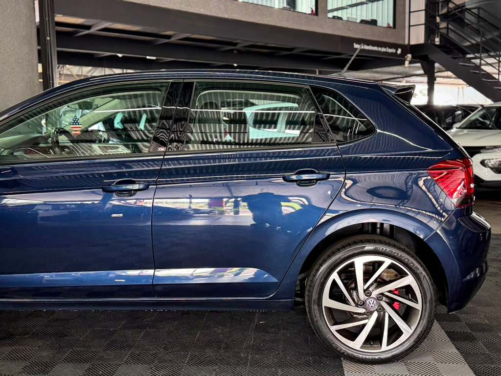 Volkswagen Polo Hatch Azul